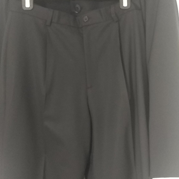 Ralph Lauren suit - Picture 5 of 9